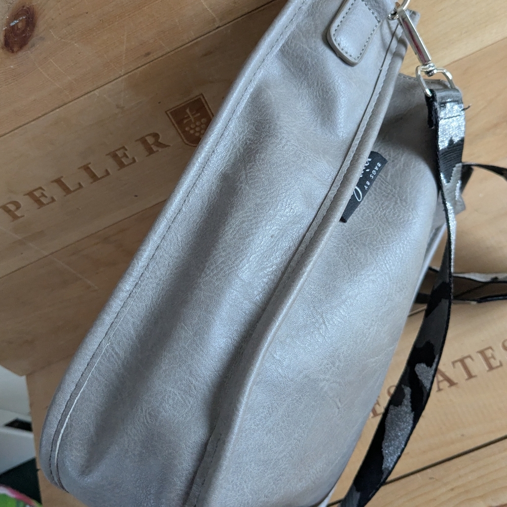 Vegan Leather Crossbody Bag with Camo Strap - Picture 5 of 9